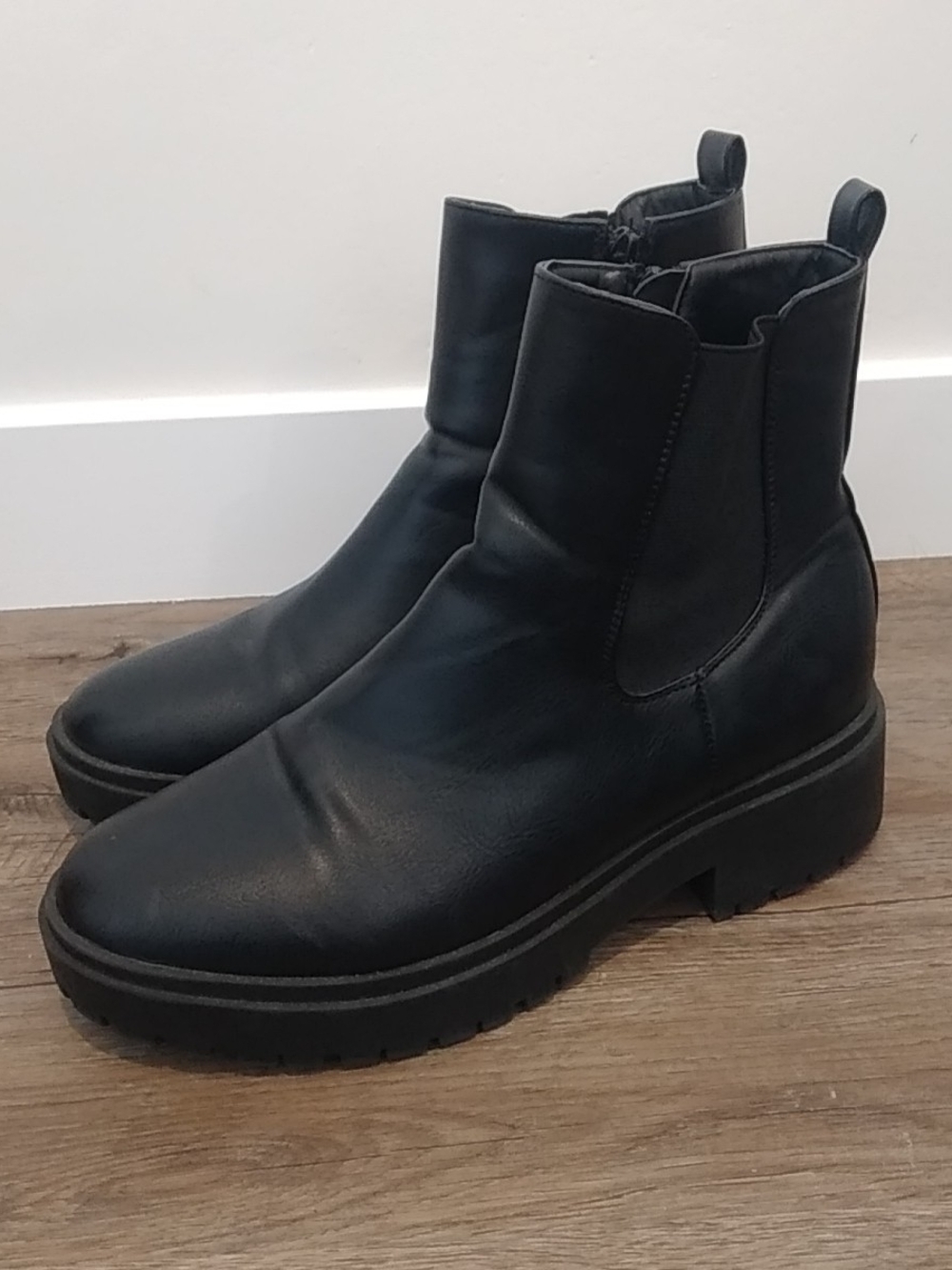 Black Chelsea Platform Ankle Boots, Booties Made In Italy - Women Size 8.5M